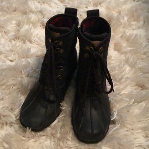 Tommy Hilfiger Children’s Sz 4 Duck 🥾 Boot